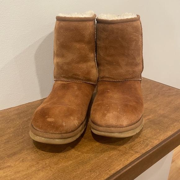 Classic short II chestnut Uggs - Picture 6 of 8